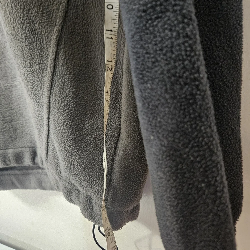 Columbia Men's Two-Tone Quarter Zip Sweater!
